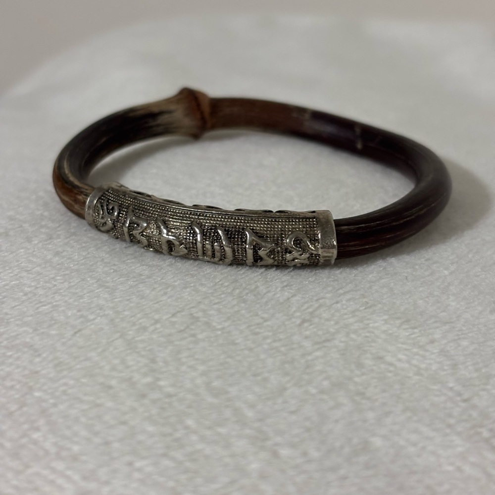 Tibetan Wooden Om Mani Padme Hum Bracelet